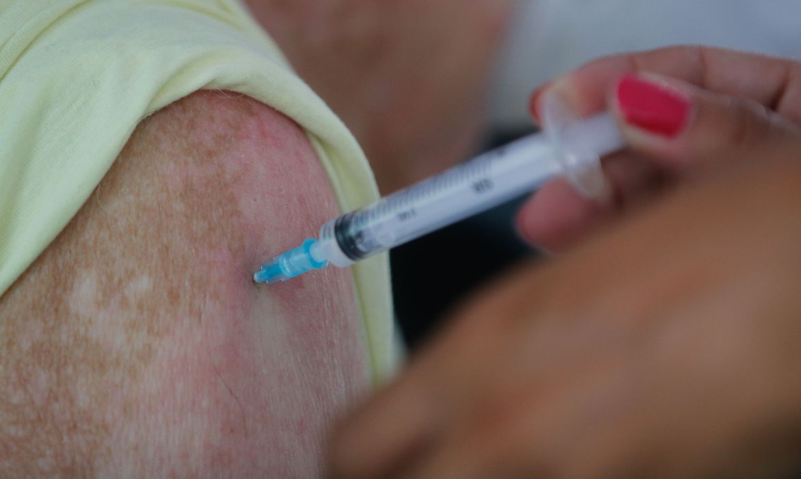 Campanha Nacional de vacinação contra a gripe começa na próxima segunda (12)