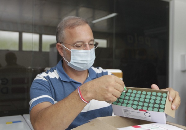Vilas-Boas diz que a Bahia deve receber 500 mil doses de vacinas na quinta-feira (15)