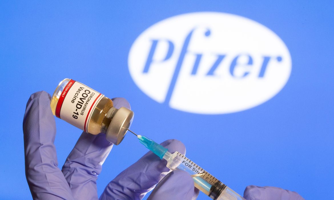 Brasil recebe primeiro lote de vacinas da Pfizer nesta quinta-feira (29)