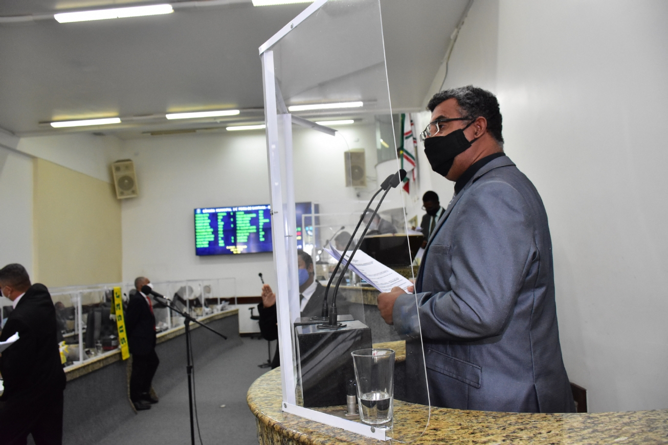 Projeto que prevê multa àqueles que tentarem fraudar vacinação contra Covid-19 é aprovado em primeira discussão