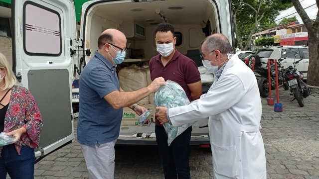 Empresa privada doa insumos hospitalares ao Hospital da Mulher, em Feira de Santana