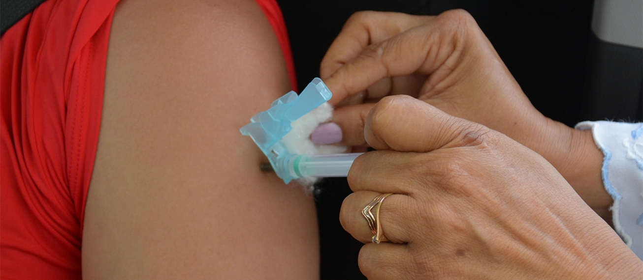 SMS retoma aplicação da 1ª dose contra a Covid-19, nesta sexta (21); pessoas a partir de 59 anos vão receber vacina da Pfizer