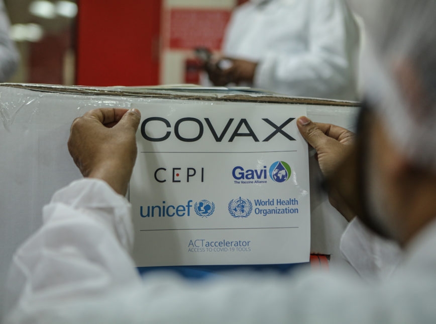Covax corta previsão de vacinas para América Latina; decisão pode afetar o Brasil