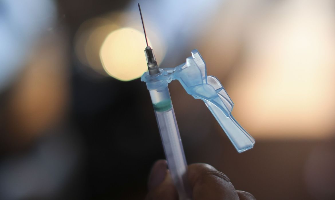 Algumas vacinas contra Covid-19 demandarão 3ª dose, diz presidente da Anvisa