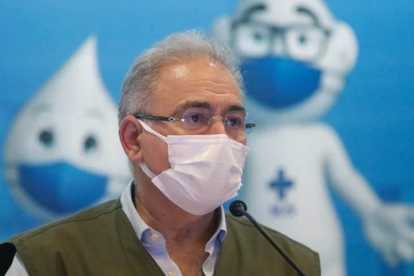 Governo Federal proíbe administração de doses de imunizantes contra Covid-19 fabricados por laboratórios diferentes