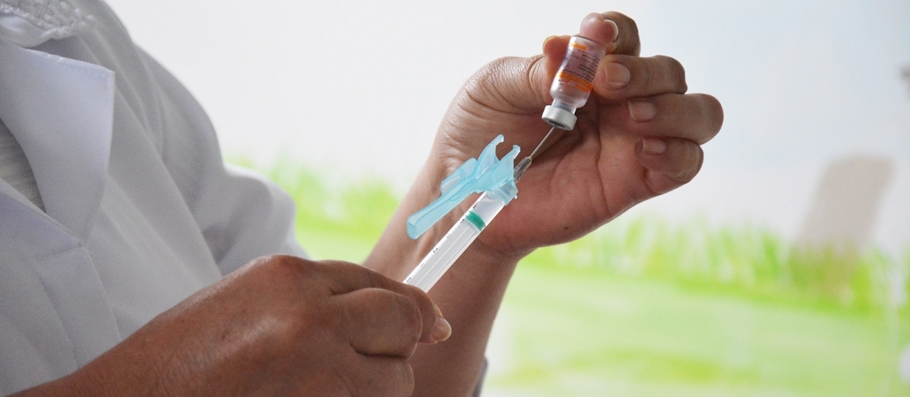 SMS estende vacinação contra Covid-19; pessoas a partir de 42 anos podem receber 1ª dose, hoje
