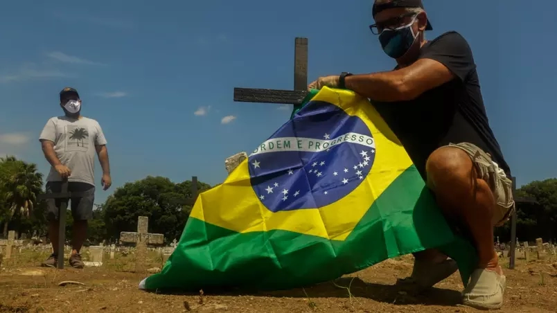 Brasil atinge a marca de 563 mil mortes e 20 milhões de casos de Covid-19