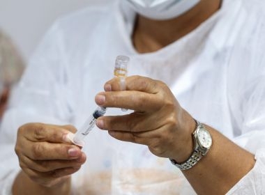 CIB autoriza aplicação de 2a dose para moradores de municípios diferentes