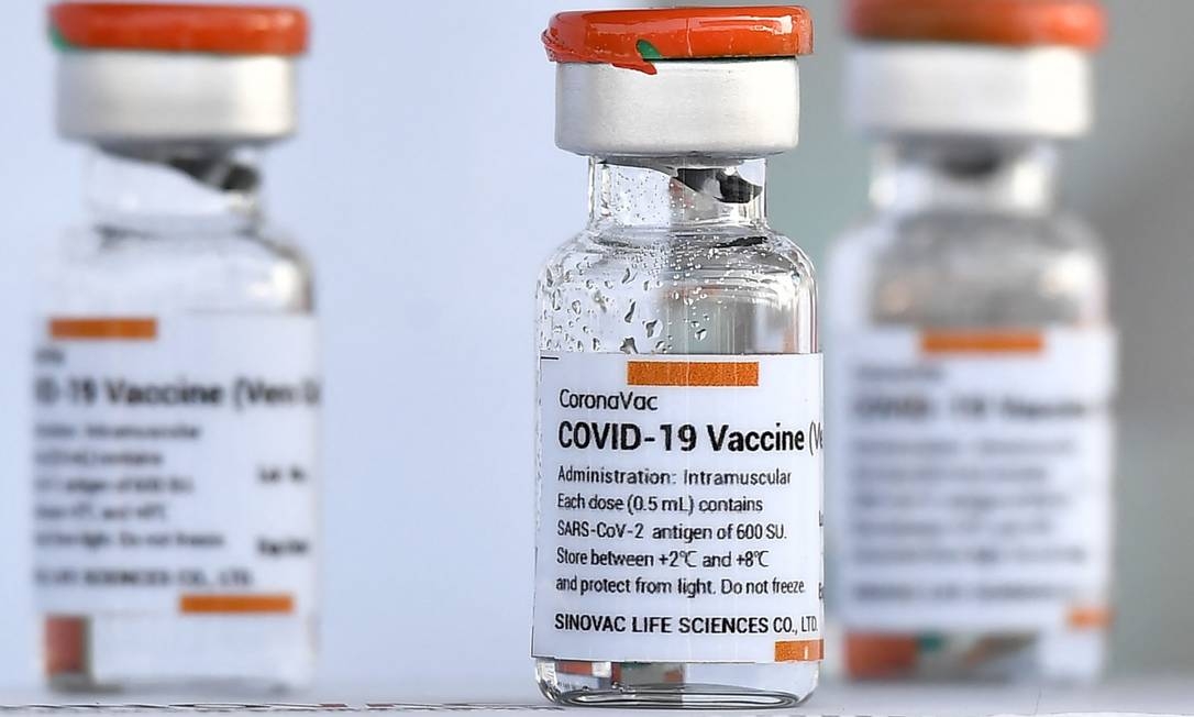 Anvisa determina recolhimento de lotes da CoronaVac