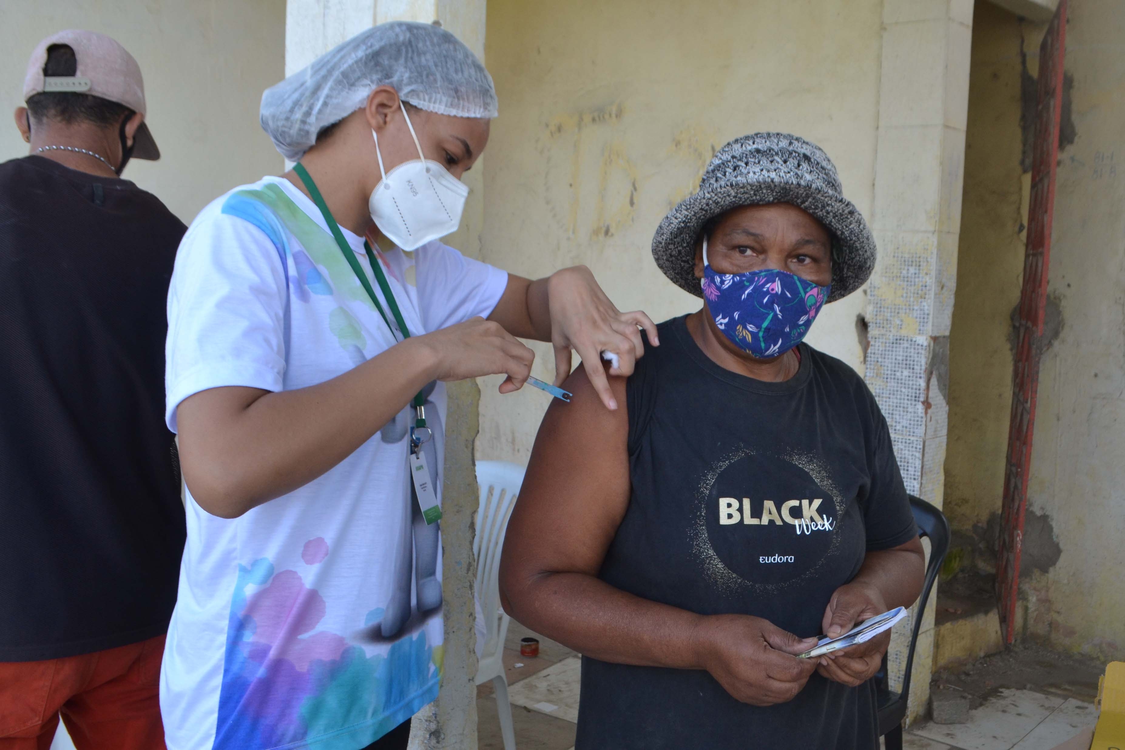 Caravana da Vacinação percorre o distrito de Tiquaruçu, neste sábado (25)
