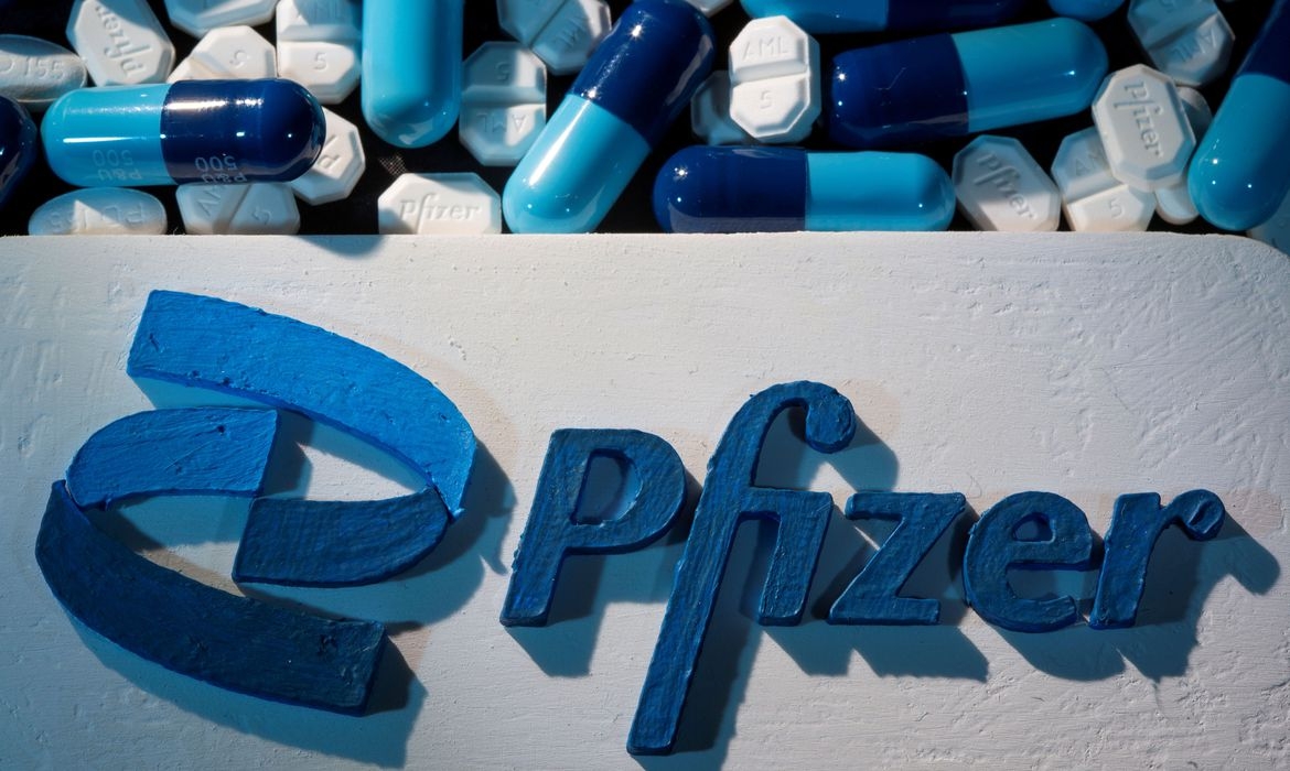Comprimido antiviral elaborado pela Pfizer reduz risco de quadro grave de Covid-19 em 89%