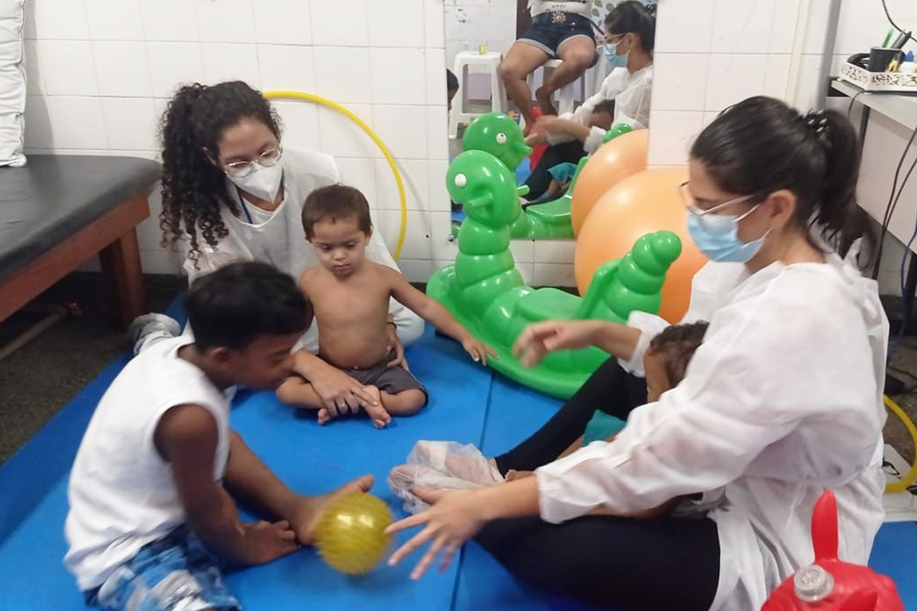 Serviço de fisioterapia pediátrica do Hospital da Mulher passará por readequação; objetivo é ampliar recursos terapêuticos