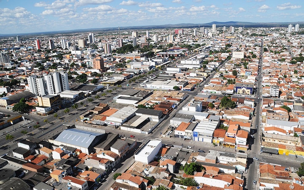 Exames positivos para coronavírus crescem 210% após a virada do ano em Feira de Santana