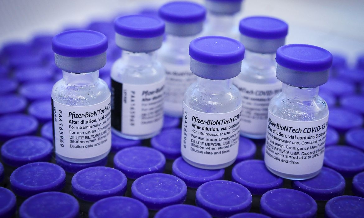 Brasil recebe mais 1,7 milhão de doses da Pfizer, neste sábado (5)