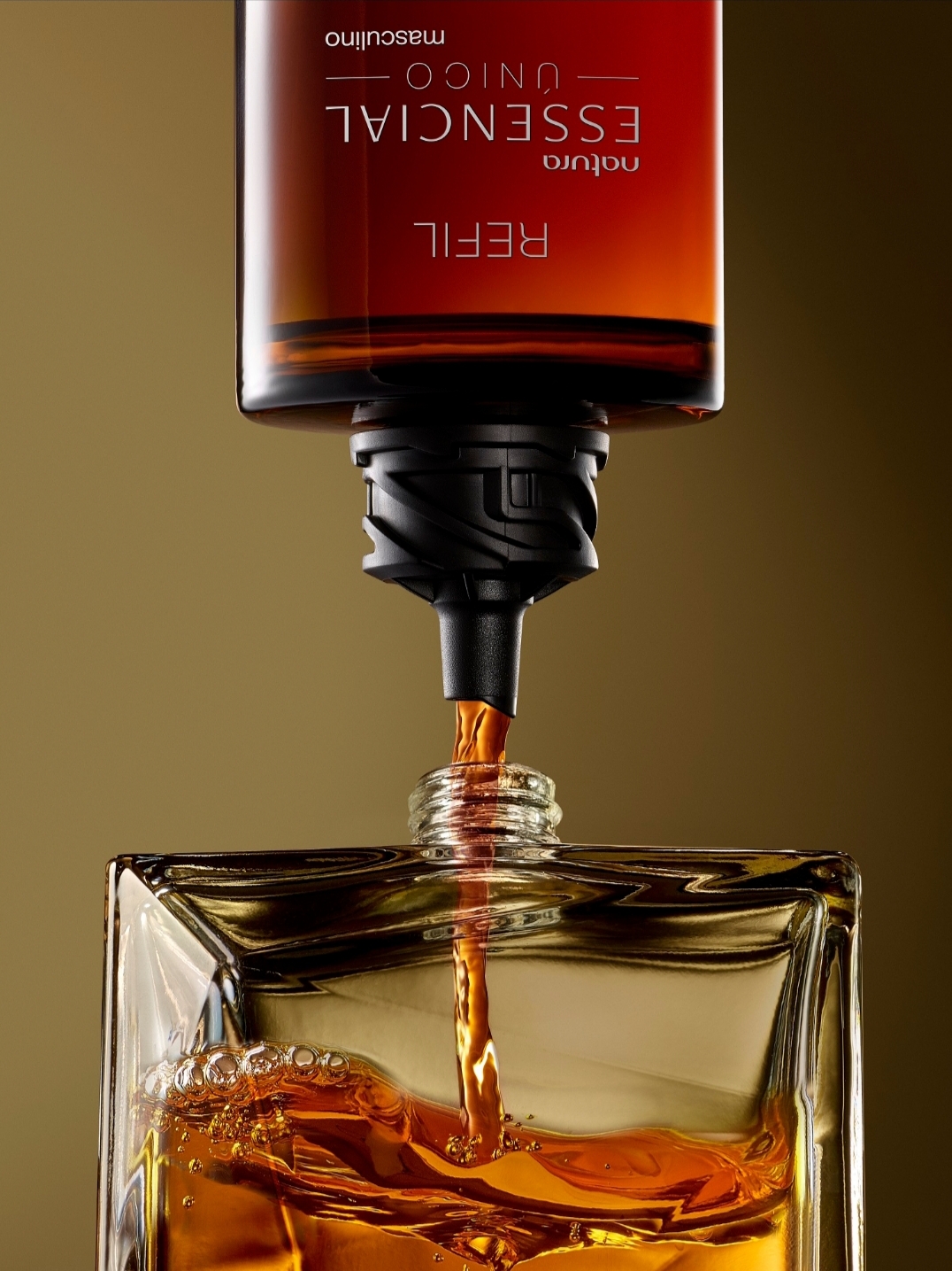 Natura lança refis para Essencial, maior marca de perfumaria prestige do Brasil