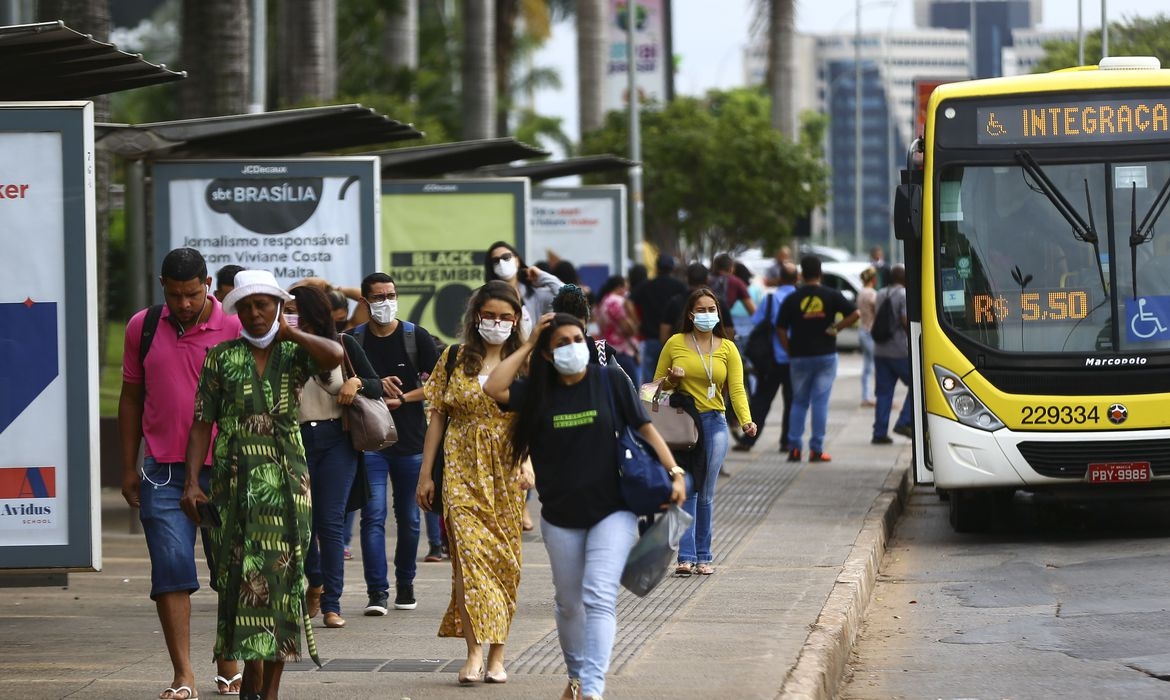 Conselhos de Saúde questionam fim do estado de emergência decorrente da pandemia de Covid-19