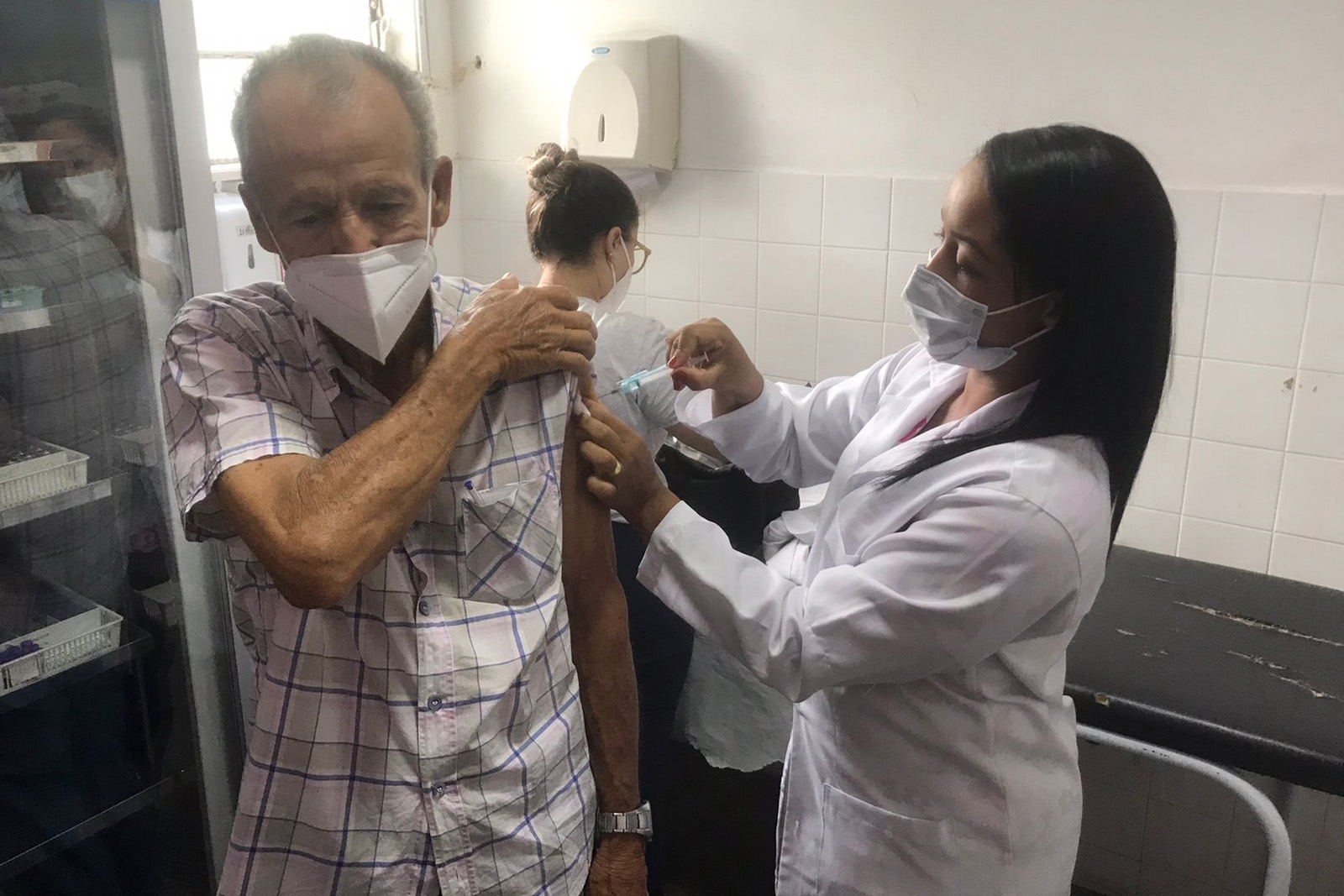 Feirenses aderem a campanhas de vacinação contra a gripe e o sarampo