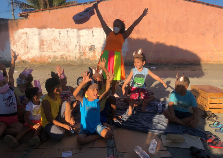 Mães se tornam lideranças sociais para transformar a realidade de crianças e adolescentes em suas comunidades   