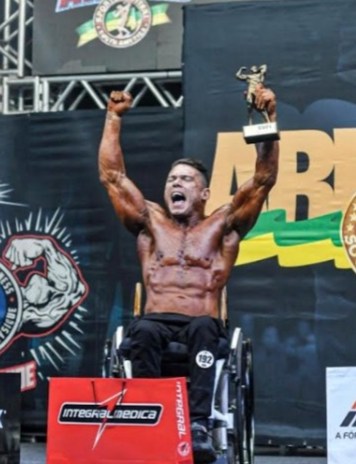 Primeiro fisiculturista cadeirante profissional do Brasil confirma presença no Bahia Muscle Show em Salvador