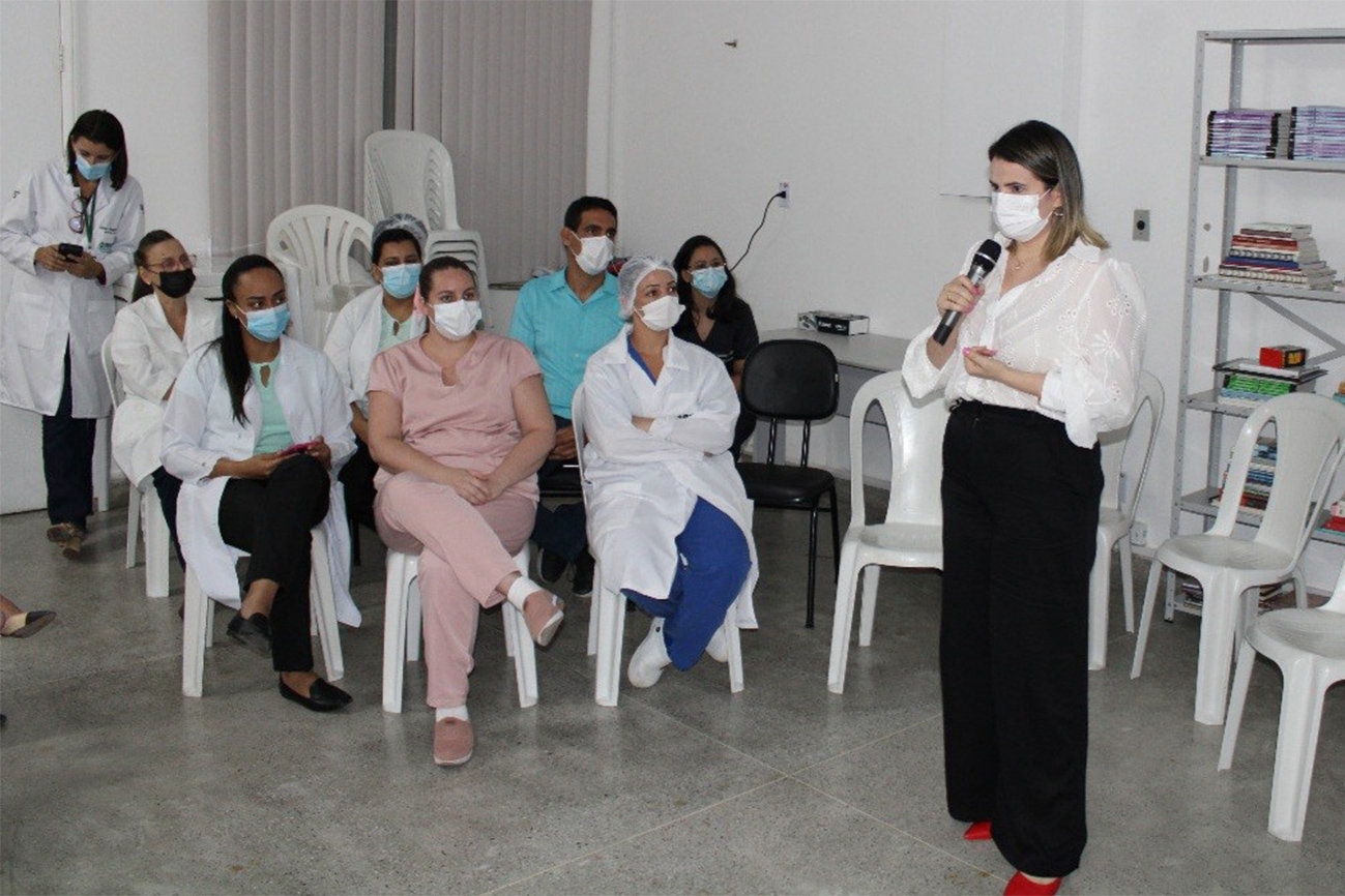 Semana da Enfermagem é comemorada com palestras e cursos no Hospital da Mulher