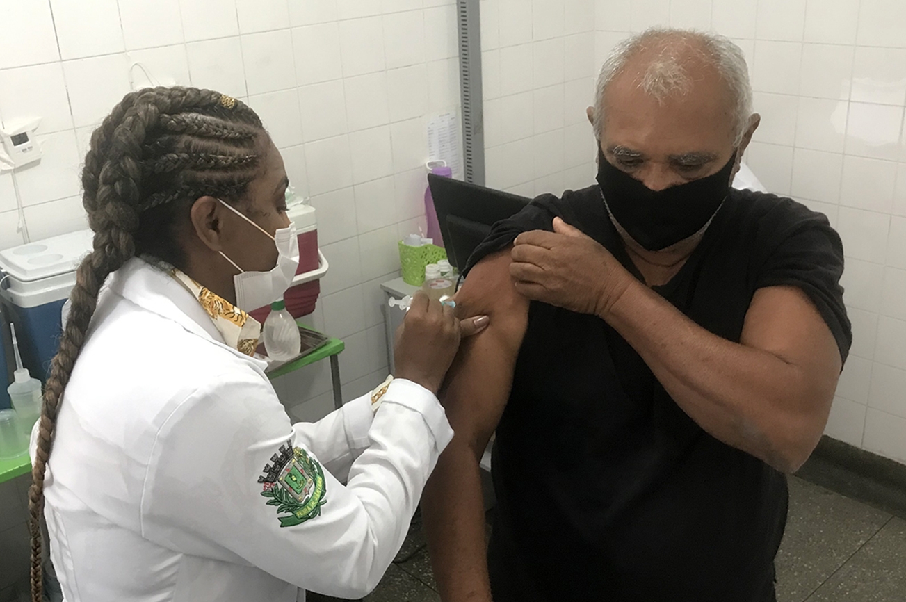 Feira já vacinou quase 200 mil pessoas contra a gripe