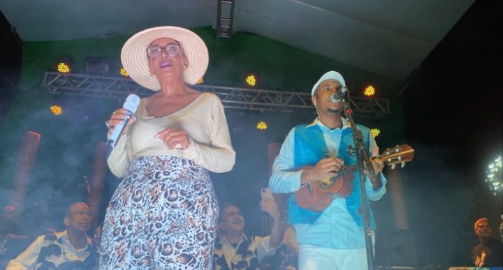 Samba de Mistura faz show em salvador neste sábado (13)