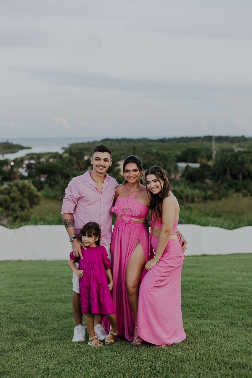 Cida Pinto celebra aniversário no seu luxuoso Santuário Hotel Fazenda, no sul da Bahia