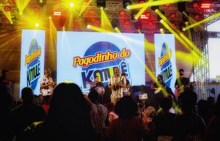 Katulê comanda eventos em Vilas do Atlântico e Salvador