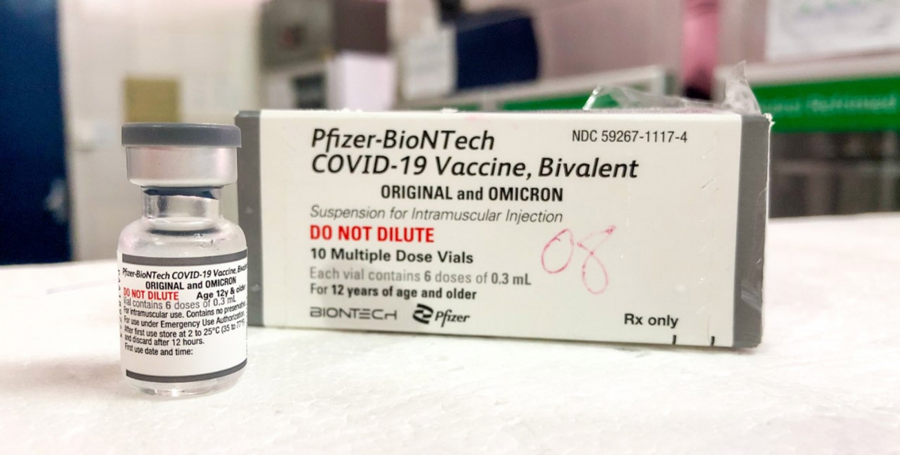 Feira dá início à aplicação da vacina bivalente contra a Covid-19 nesta terça-feira (28)