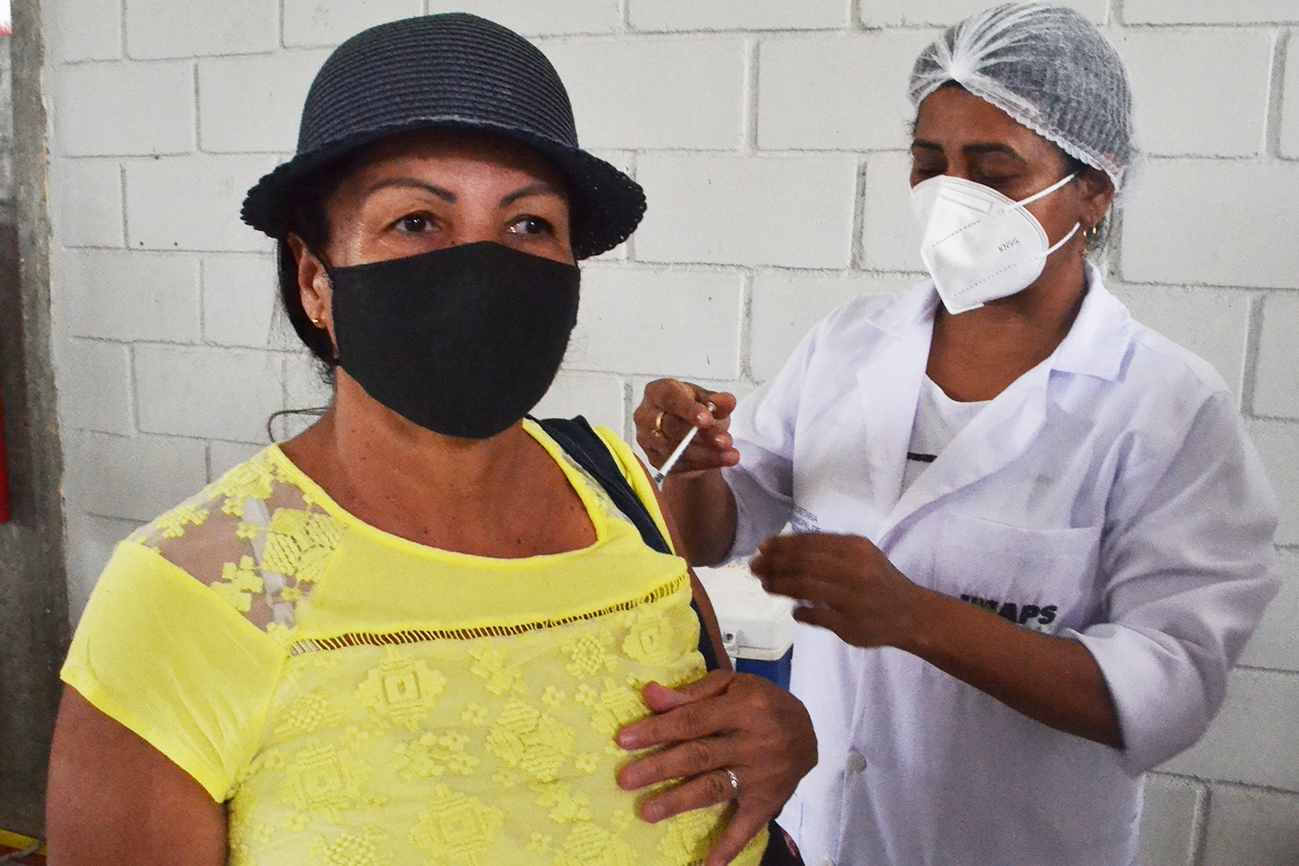 Feira completa 3 anos do 1° caso de Covid-19, com quase 1,6 milhão de vacinados