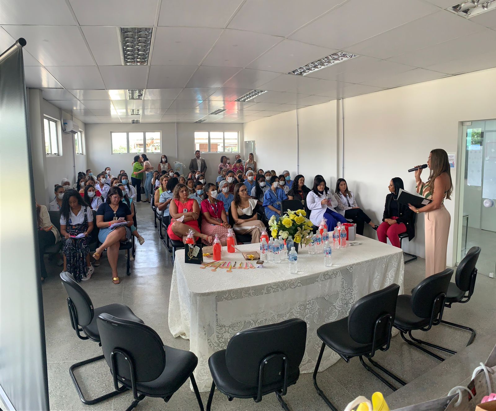 Hospital Clériston Andrade celebra semana alusiva ao Dia Internacional Mulher, em FSA   