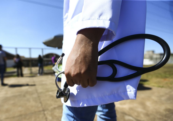 Mais Médicos bate recorde de adesão de profissionais ao programa