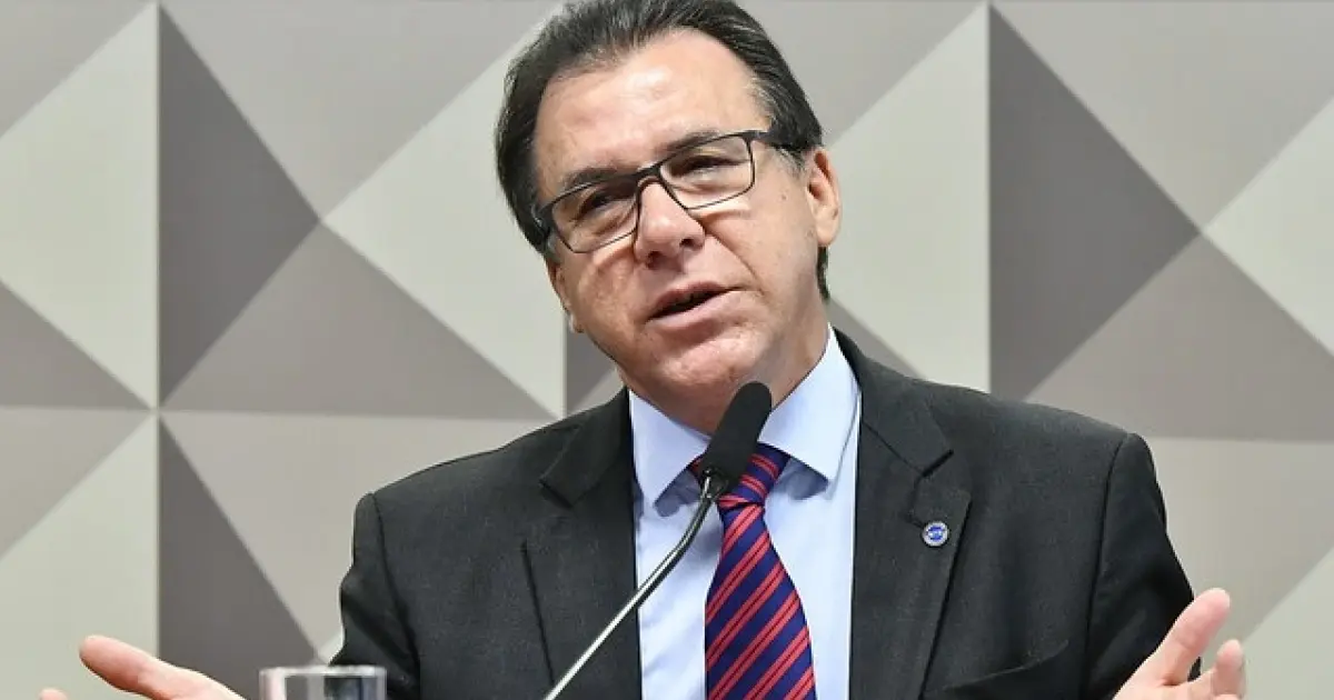 Ministro do Trabalho defende discussão acerca da jornada laboral de quatro dias   