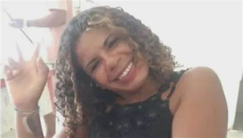 Mulher morre esfaqueada, após tentar defender amiga de violência doméstica, no Norte da BA