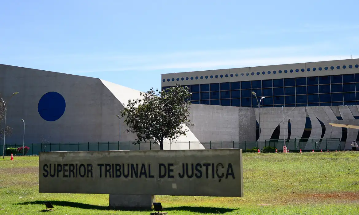 STJ decide que planos de saúde têm que cobrir cirurgia de mudança de sexo