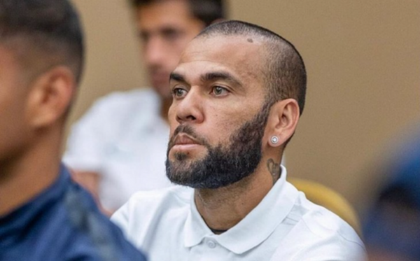 Daniel Alves é condenado a 4 anos e 6 meses de prisão por agressão sexual
