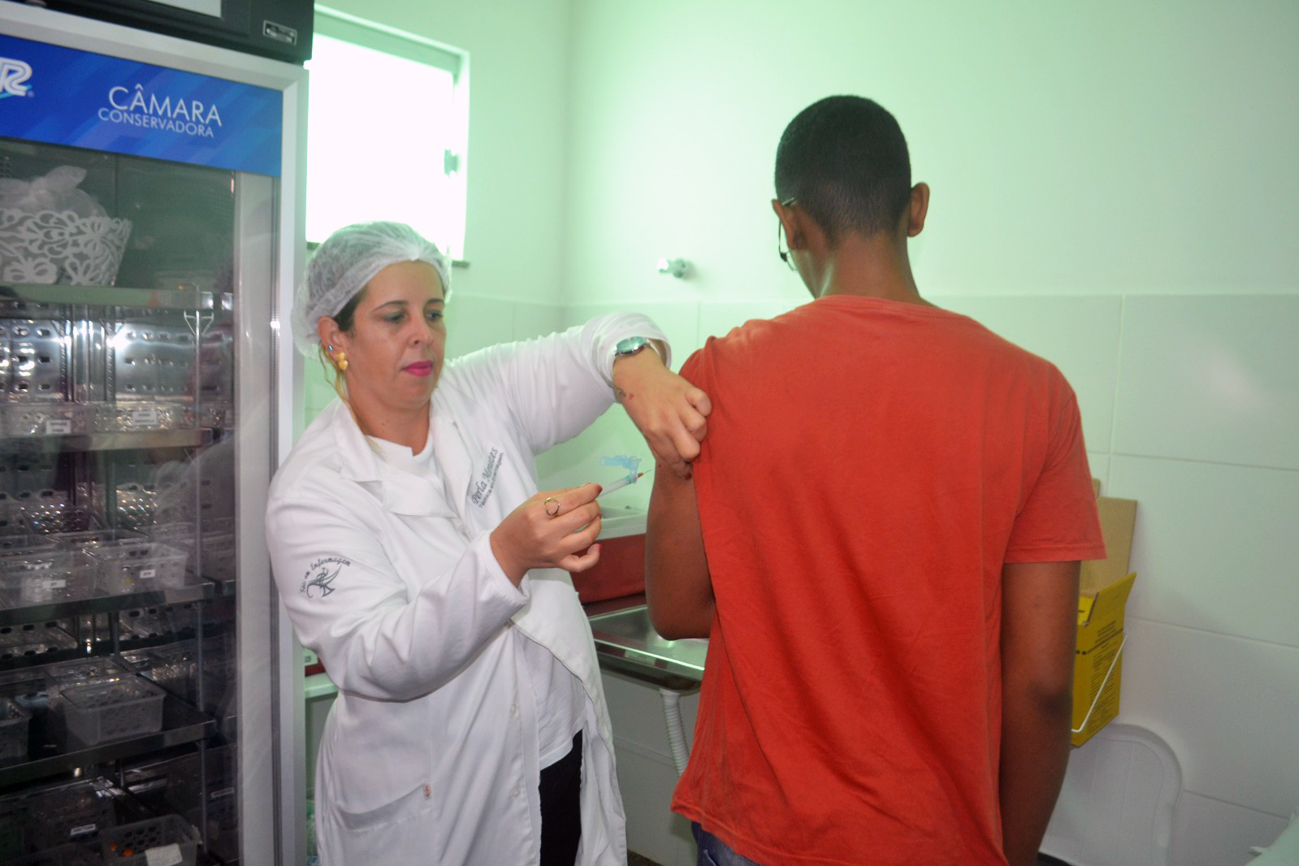 Vacina da dengue é liberada para pessoas entre 4 e 59 anos, em Feira de Santana