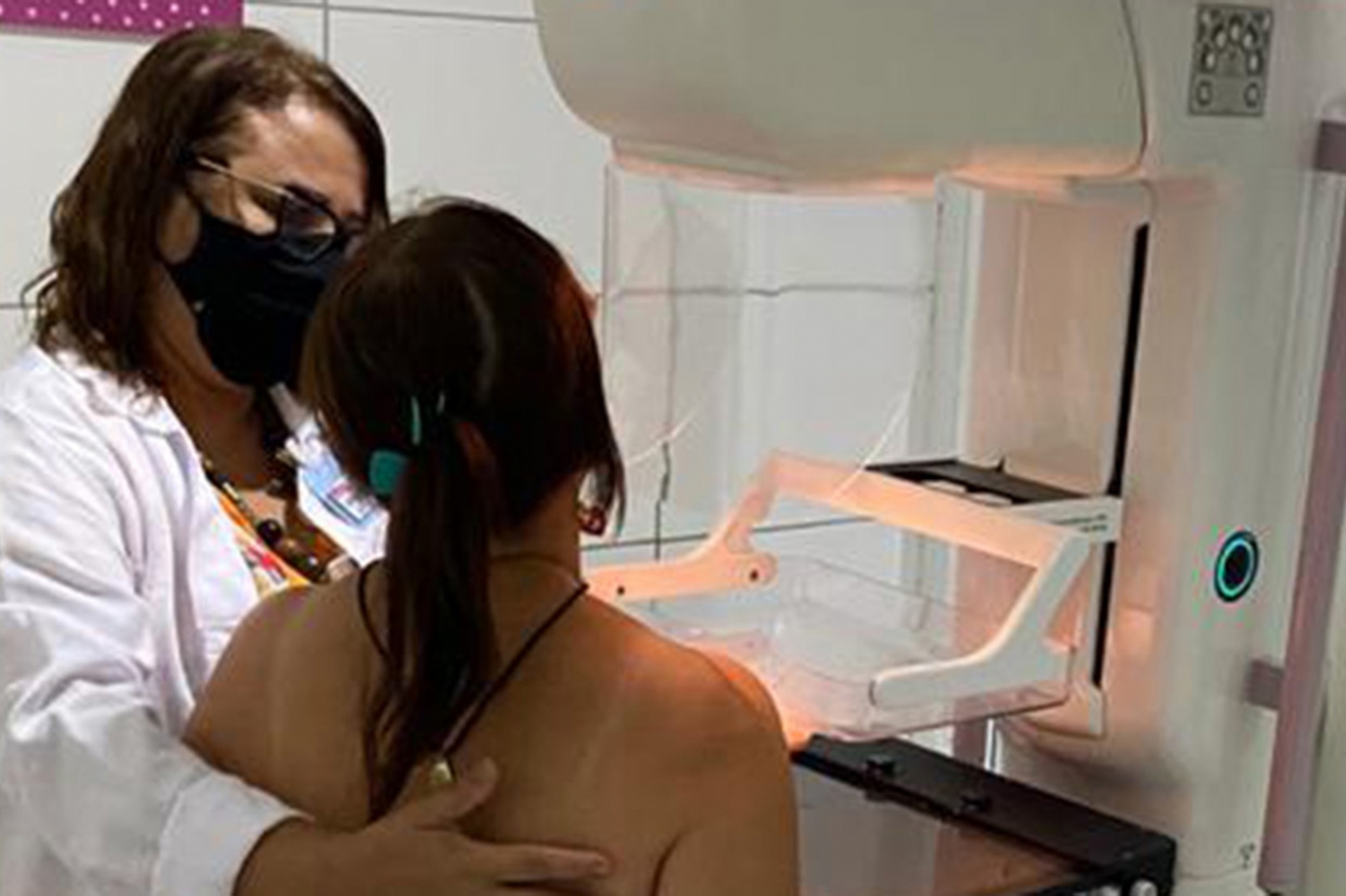 Outubro Rosa: exame de mamografia pode ser agendado pelo aplicativo Feira Conectada