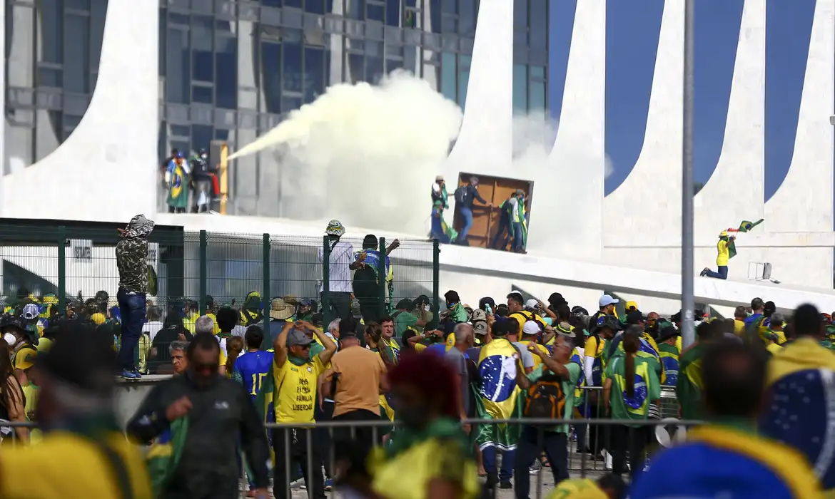 Polícia Federal diz que narrativa golpista desencadeou 8 de Janeiro e atentado à bomba