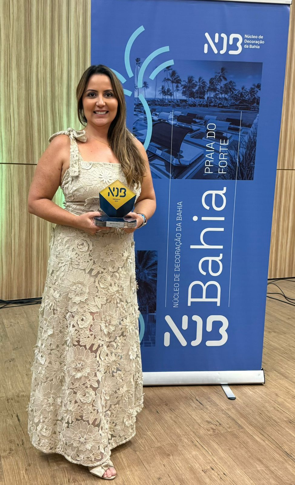 Arquiteta Adriane Lins é premiada em evento realizado na Praia do Forte