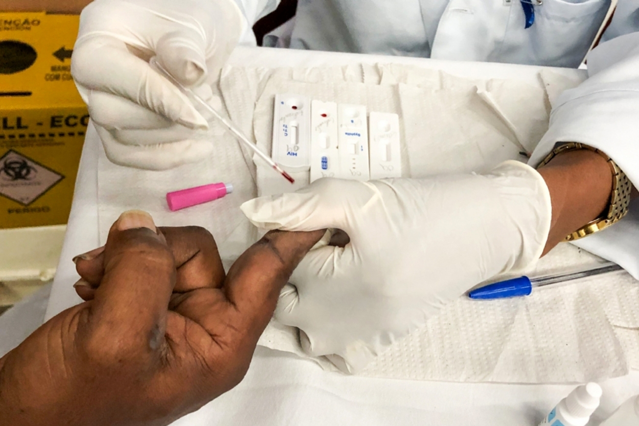 Dezembro Vermelho: Feira de Santana registra 316 casos de HIV/Aids neste ano