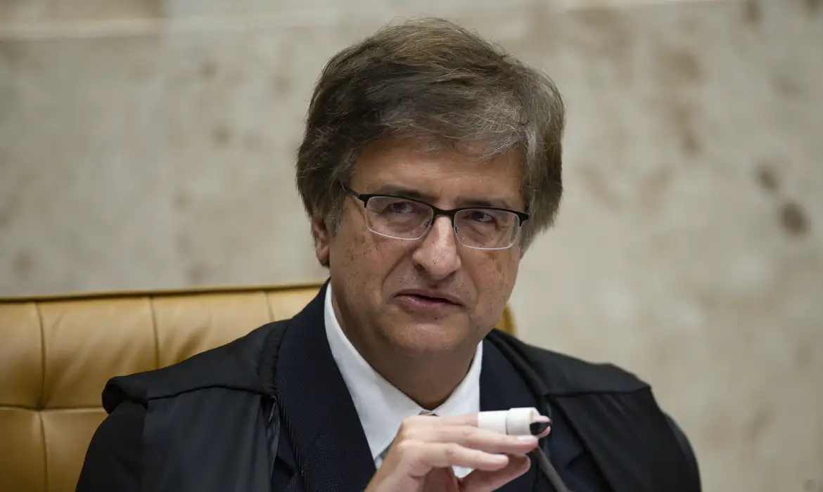 PGR se manifesta contra pedido de Bolsonaro para tirar Dino e Zanin de julgamento