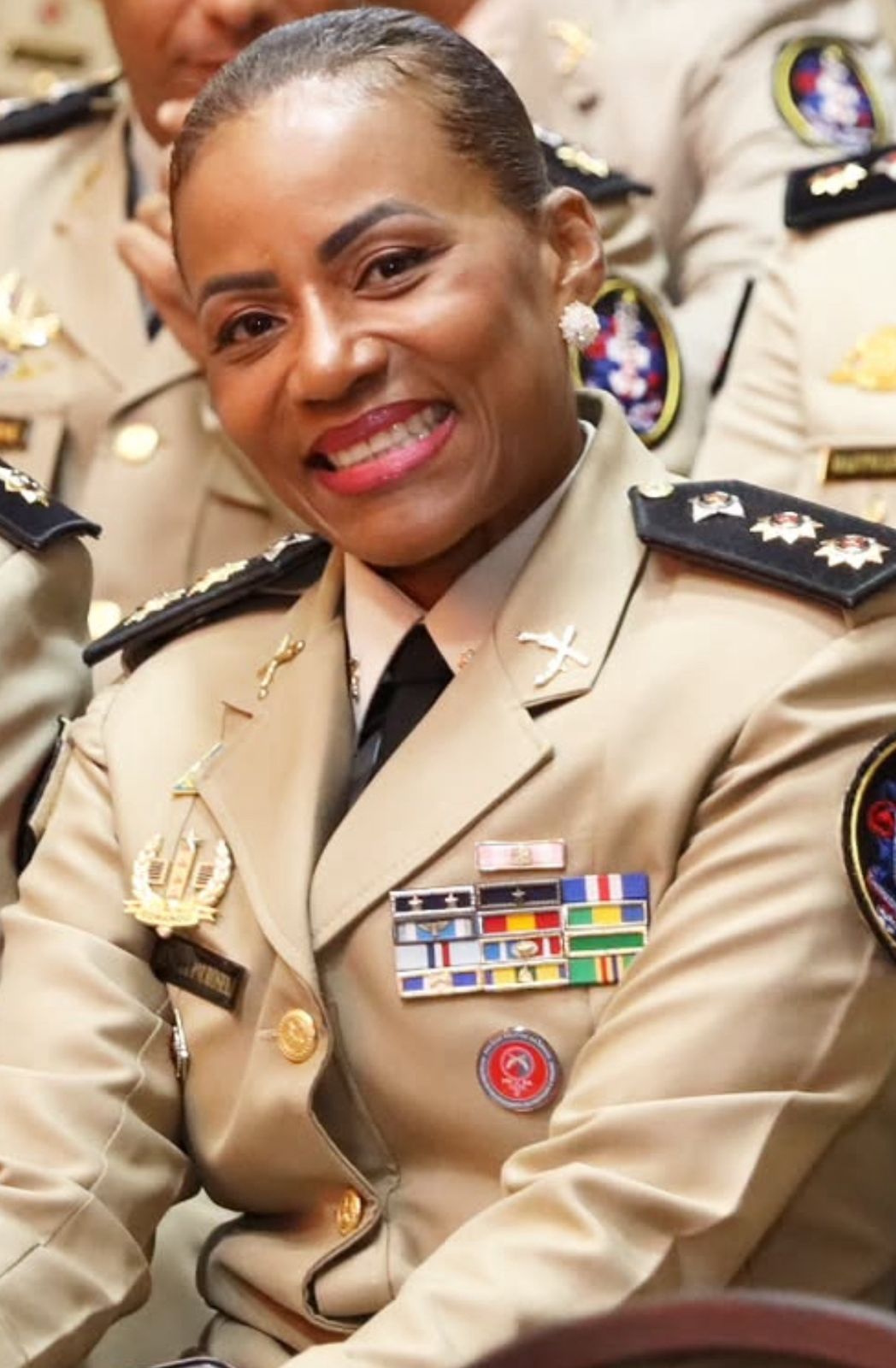 Parabéns à Tenente-Coronel Roseli Santana - Força e Doçura em Defesa das Mulheres