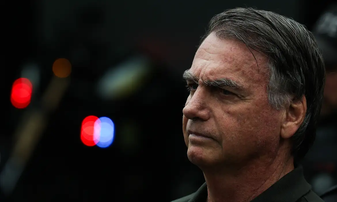 Defesa de Jair Bolsonaro pede revogação de medidas cautelares