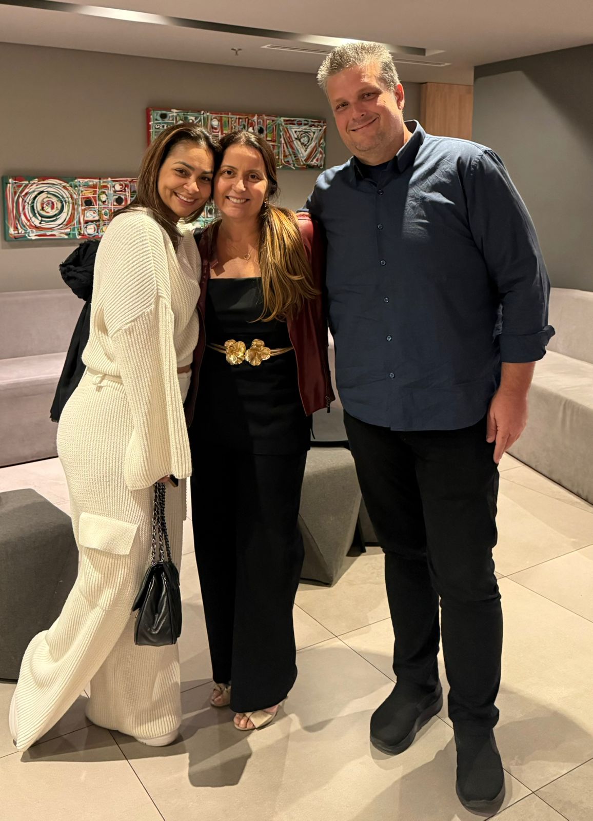 Adriane Lins visita a fábrica da Roca Cerámica