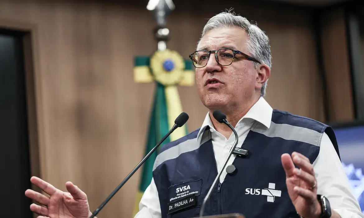 Casos suspeitos de intoxicação devem aumentar no país, segundo ministro