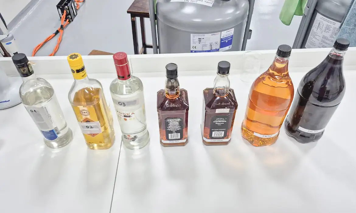 Fábrica clandestina de bebidas usava etanol adulterado de postos, diz Secretaria de Segurança Pública de SP