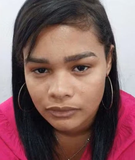 Jovem é presa, no interior da Bahia, sob suspeita de participação no desaparecimento de três amigas