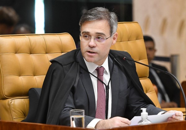 Ministro do STF bloqueia R$ 390 milhões de sindicato ligado a irmão de Lula em investigação sobre fraudes no INSS