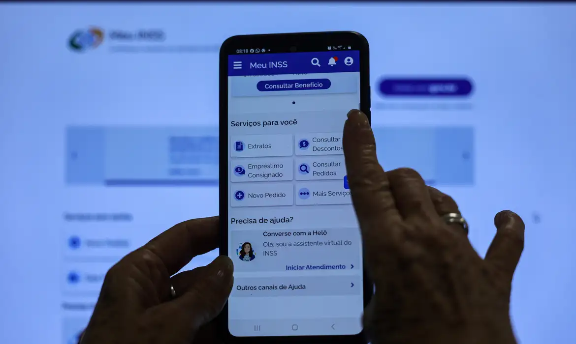 Quatro milhões de pessoas precisarão fazer a prova de vida no INSS
